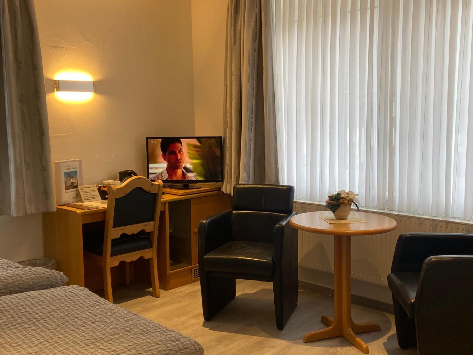 Pension / Ferienwohnung Allebrodt Леннештадт Экстерьер фото